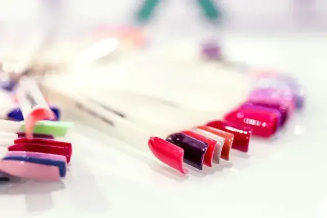 Jaki magnes do kociego oka na paznokciach?